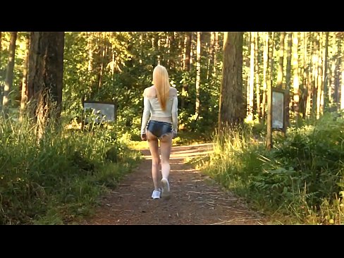 ❤️ Ilus naine liigub aeglaselt, mitte alasti video Anaal porno at porn et.tukifporno.ru ❌️